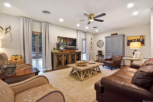 12030 Chester Dr, Baton Rouge, LA 70810