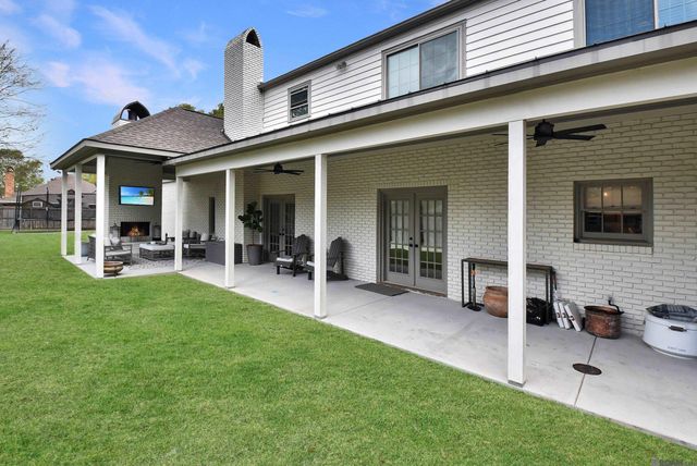 12030 Chester Dr, Baton Rouge, LA 70810