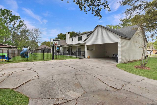 12030 Chester Dr, Baton Rouge, LA 70810