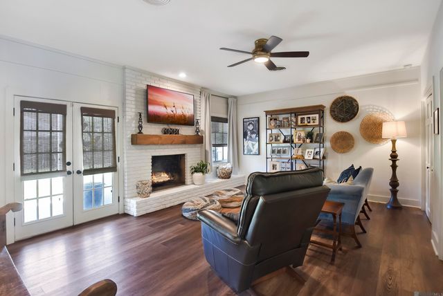 12030 Chester Dr, Baton Rouge, LA 70810