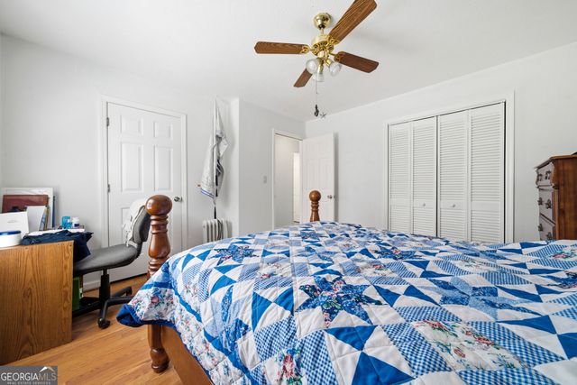 64 Timberland Court, Gay, GA 30218