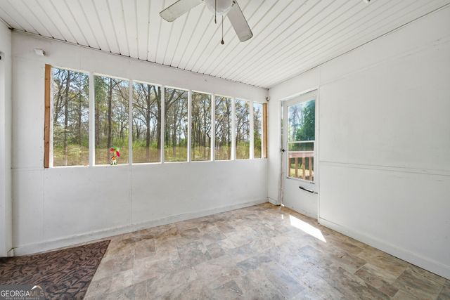 64 Timberland Court, Gay, GA 30218