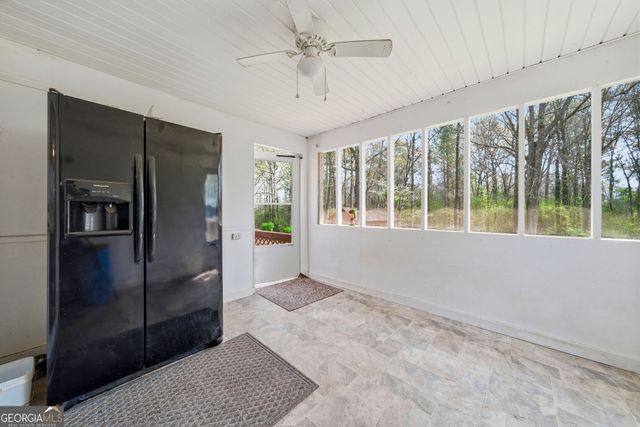 64 Timberland Court, Gay, GA 30218