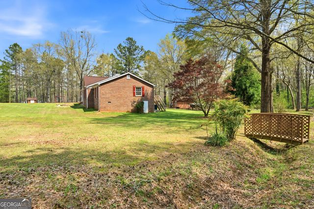 64 Timberland Court, Gay, GA 30218
