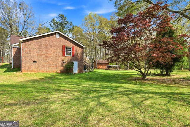 64 Timberland Court, Gay, GA 30218