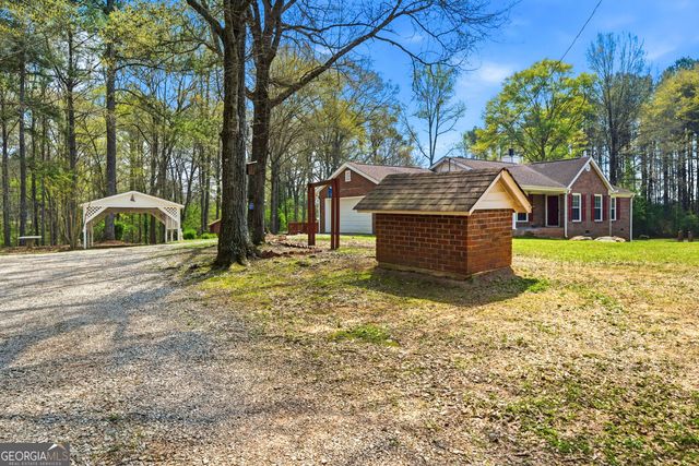 64 Timberland Court, Gay, GA 30218