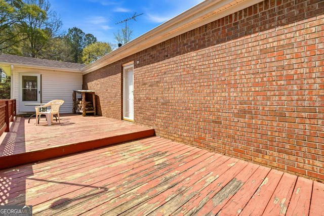 64 Timberland Court, Gay, GA 30218