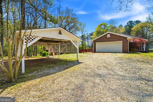 64 Timberland Court, Gay, GA 30218