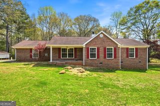 64 Timberland Court, Gay, GA 30218