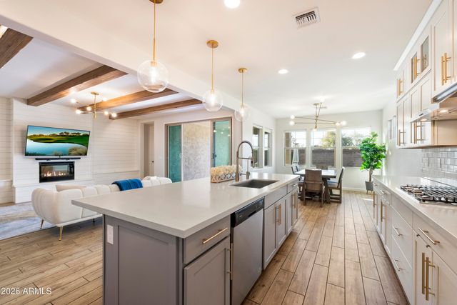 4050 S THISTLE Drive, Chandler, AZ 85248