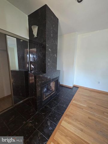 793 S FRONT ST, Philadelphia, PA 19147