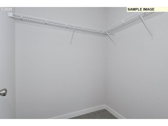 1255 PARKSIDE Ave, Woodburn, OR 97071