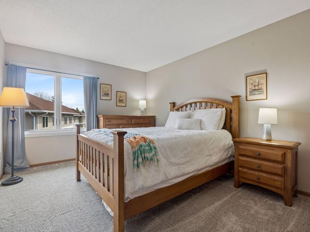 3218 Old Highway 8, Saint Anthony, MN 55418