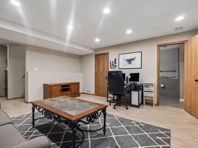 3218 Old Highway 8, Saint Anthony, MN 55418