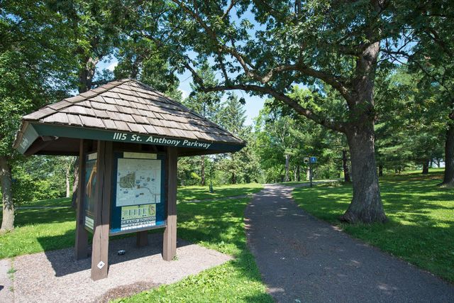 3218 Old Highway 8, Saint Anthony, MN 55418