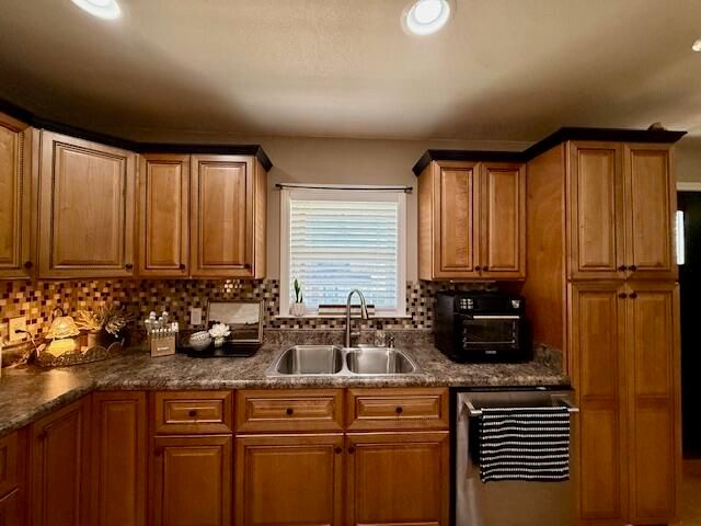 15 Taylor Street, Summerville, GA 30747