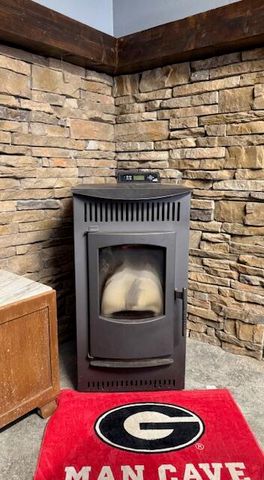 15 Taylor Street, Summerville, GA 30747