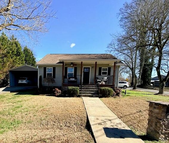 15 Taylor Street, Summerville, GA 30747