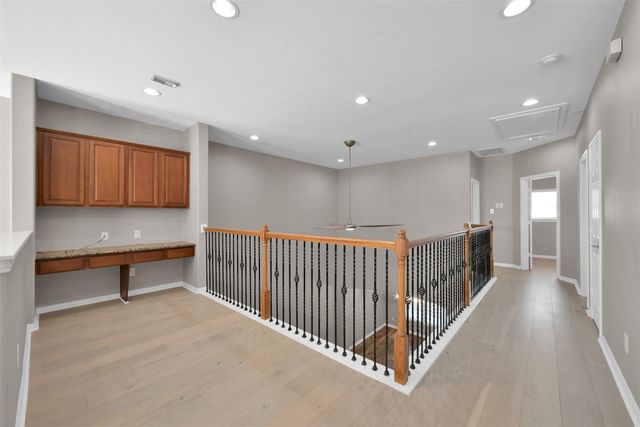 9222 Sunlight Oak Lane, Houston, TX 77070