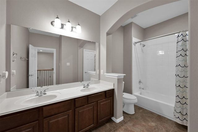 9222 Sunlight Oak Lane, Houston, TX 77070