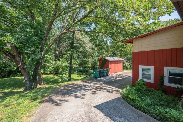 306 Paragon Mills Rd, Nashville, TN 37211