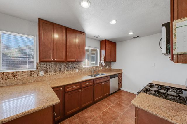 6209 Channing Dr, North Highlands, CA 95660