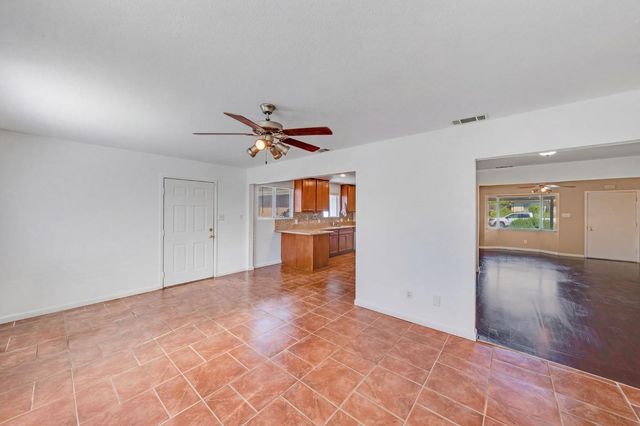 6209 Channing Dr, North Highlands, CA 95660