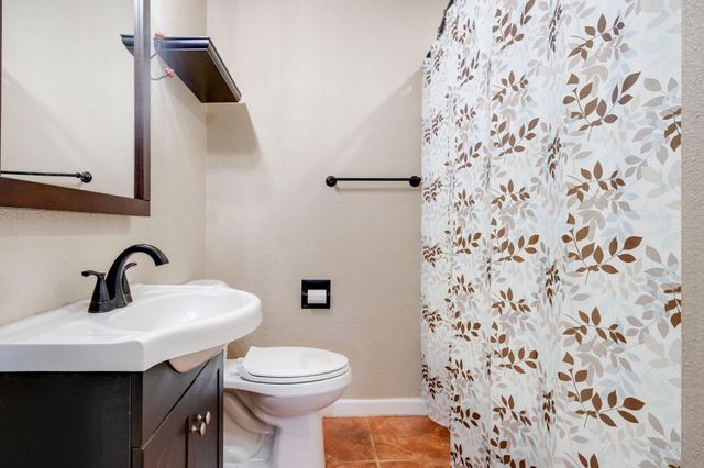 6209 Channing Dr, North Highlands, CA 95660