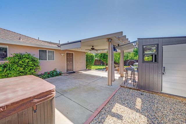 6209 Channing Dr, North Highlands, CA 95660