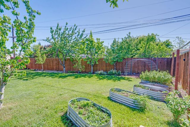 6209 Channing Dr, North Highlands, CA 95660