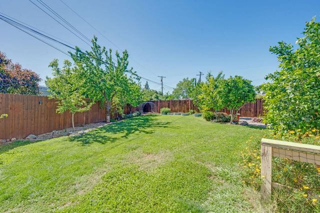 6209 Channing Dr, North Highlands, CA 95660