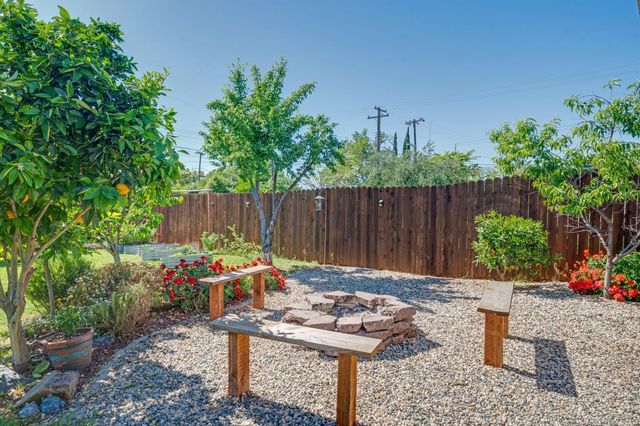 6209 Channing Dr, North Highlands, CA 95660