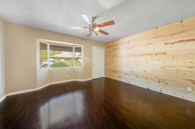 6209 Channing Dr, North Highlands, CA 95660