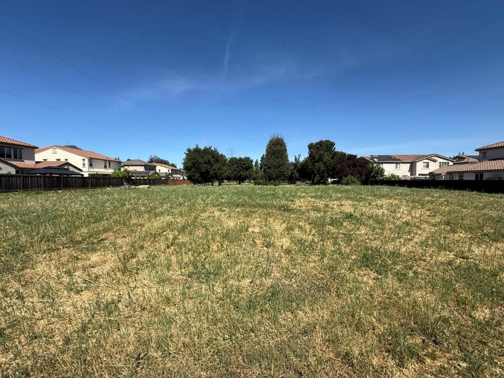 Image 4 of property listing at 220 W Edmundson Avenue, Morgan Hill, CA 95037