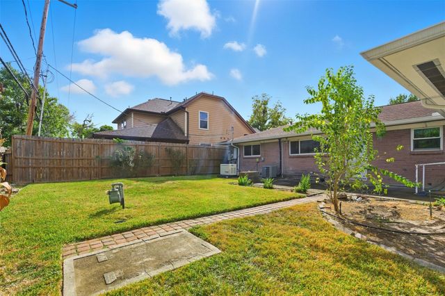 5622 W 43rd Street, Houston, TX 77092