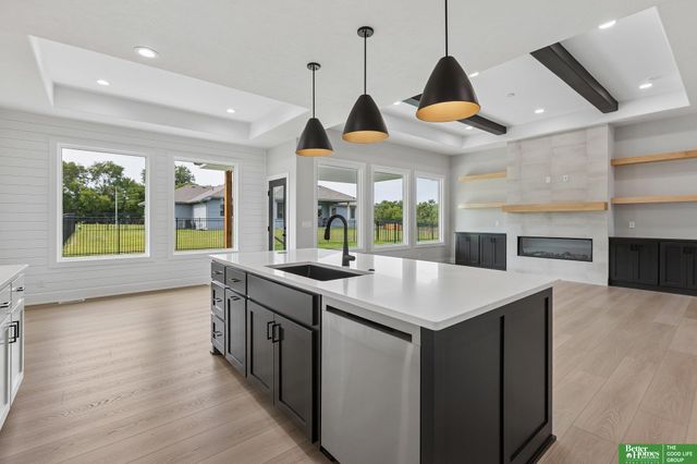 9815 Cumberland Drive, Papillion, NE 68046