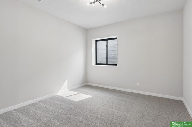 9815 Cumberland Drive, Papillion, NE 68046