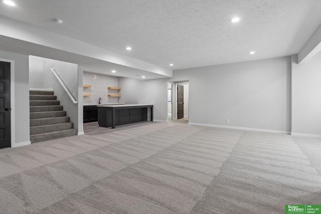 9815 Cumberland Drive, Papillion, NE 68046