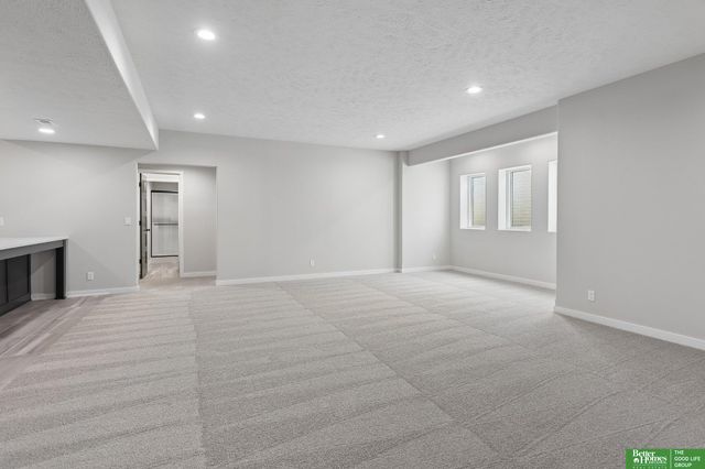 9815 Cumberland Drive, Papillion, NE 68046