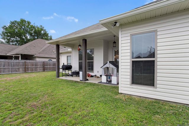 33789 Blue River Dr, Denham Springs, LA 70706