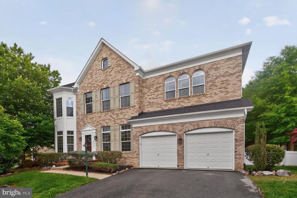 Image 1 of property listing at 414 SUMMER GARDEN WAY, Rockville, MD 20850