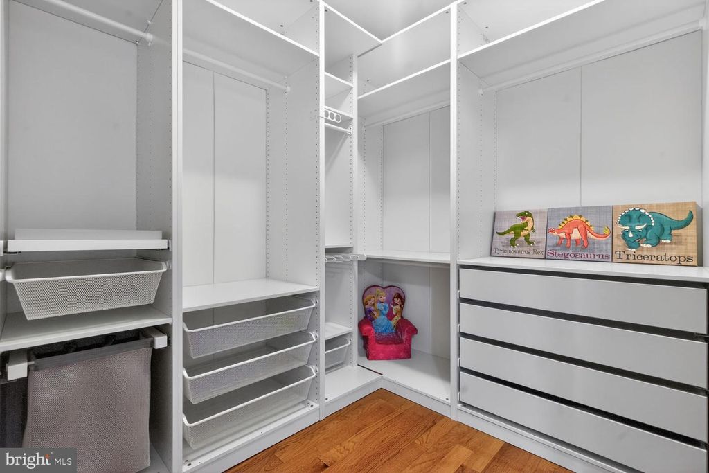 Image 30 of property listing at 414 SUMMER GARDEN WAY, Rockville, MD 20850