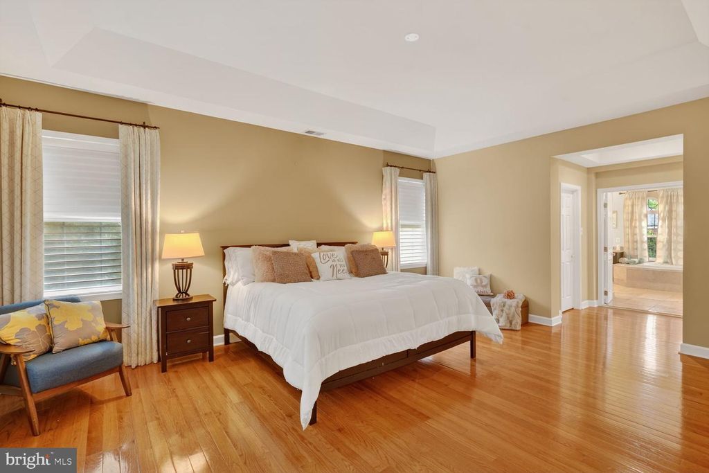 Image 40 of property listing at 414 SUMMER GARDEN WAY, Rockville, MD 20850