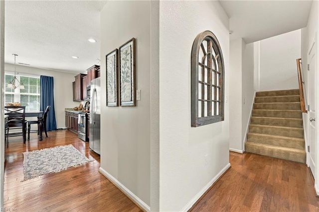 525 Hanbury RD W, Chesapeake, VA 23322
