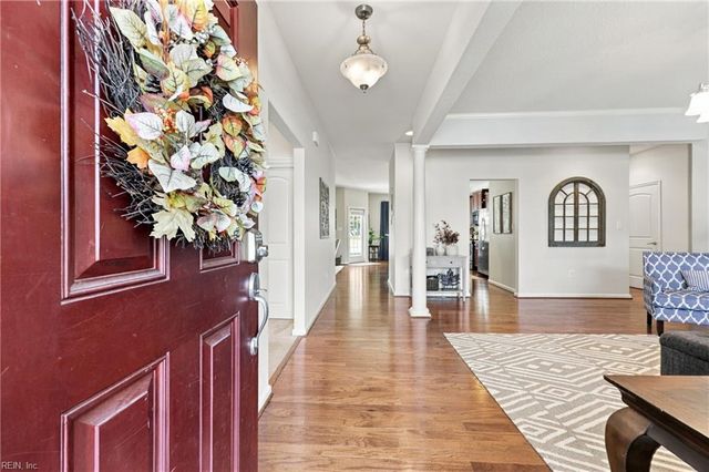 525 Hanbury RD W, Chesapeake, VA 23322