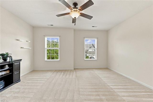 525 Hanbury RD W, Chesapeake, VA 23322