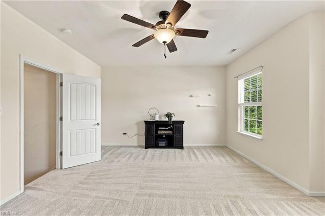 525 Hanbury RD W, Chesapeake, VA 23322