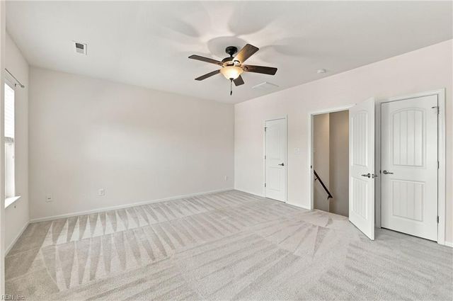 525 Hanbury RD W, Chesapeake, VA 23322