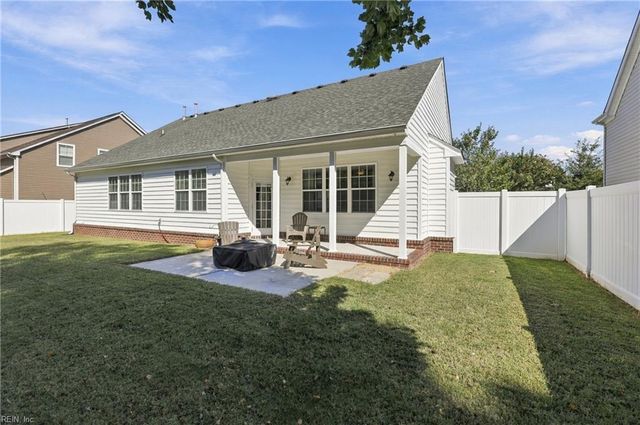525 Hanbury RD W, Chesapeake, VA 23322