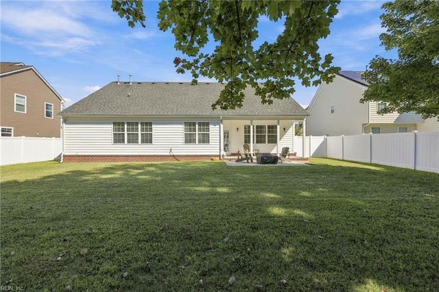 525 Hanbury RD W, Chesapeake, VA 23322
